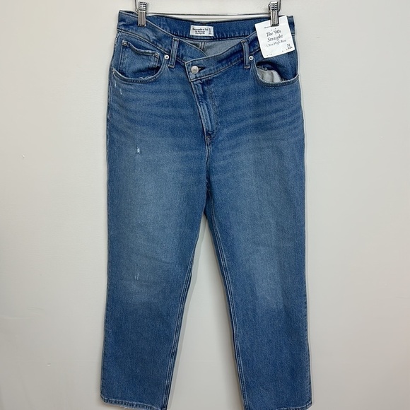 Abercrombie & Fitch The 90's Straight Ultra High Rise Jeasns 31S NWT - Picture 5 of 10